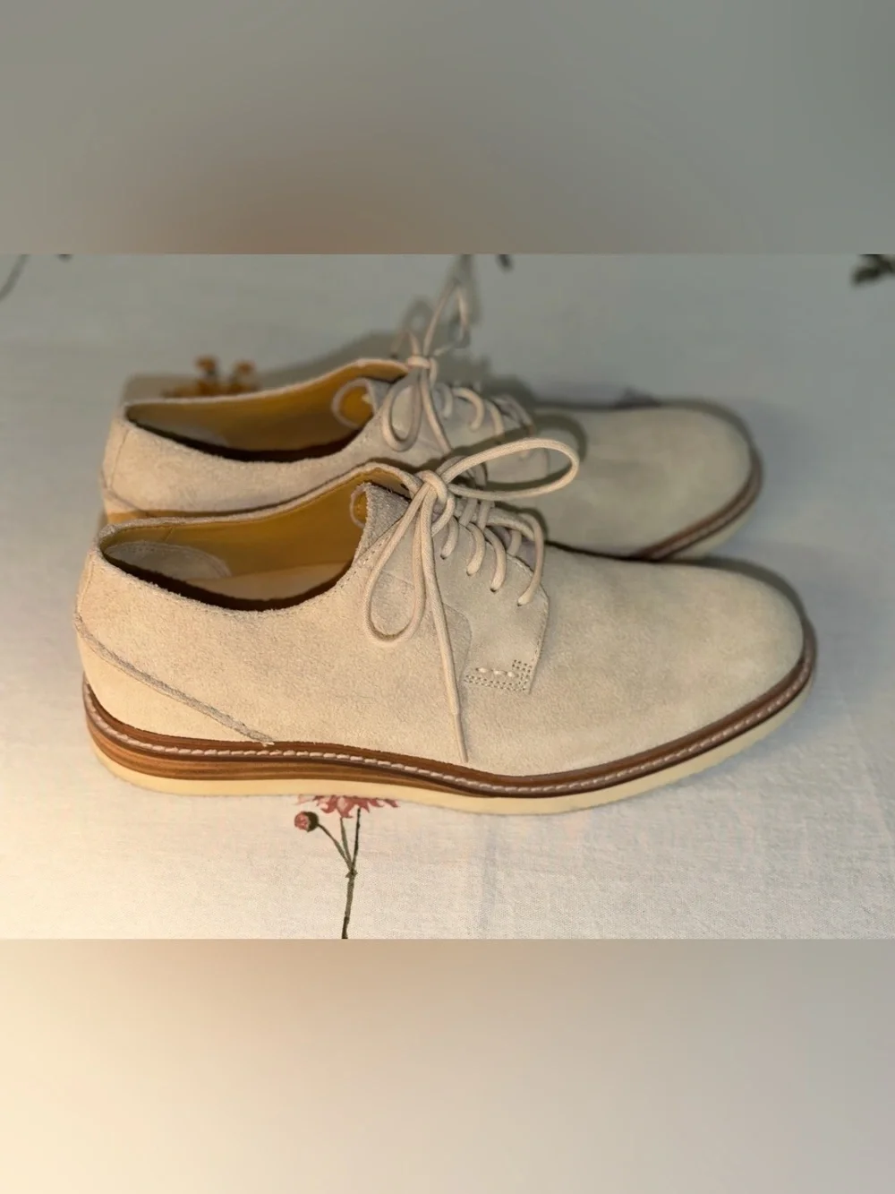 Sperry beige suede